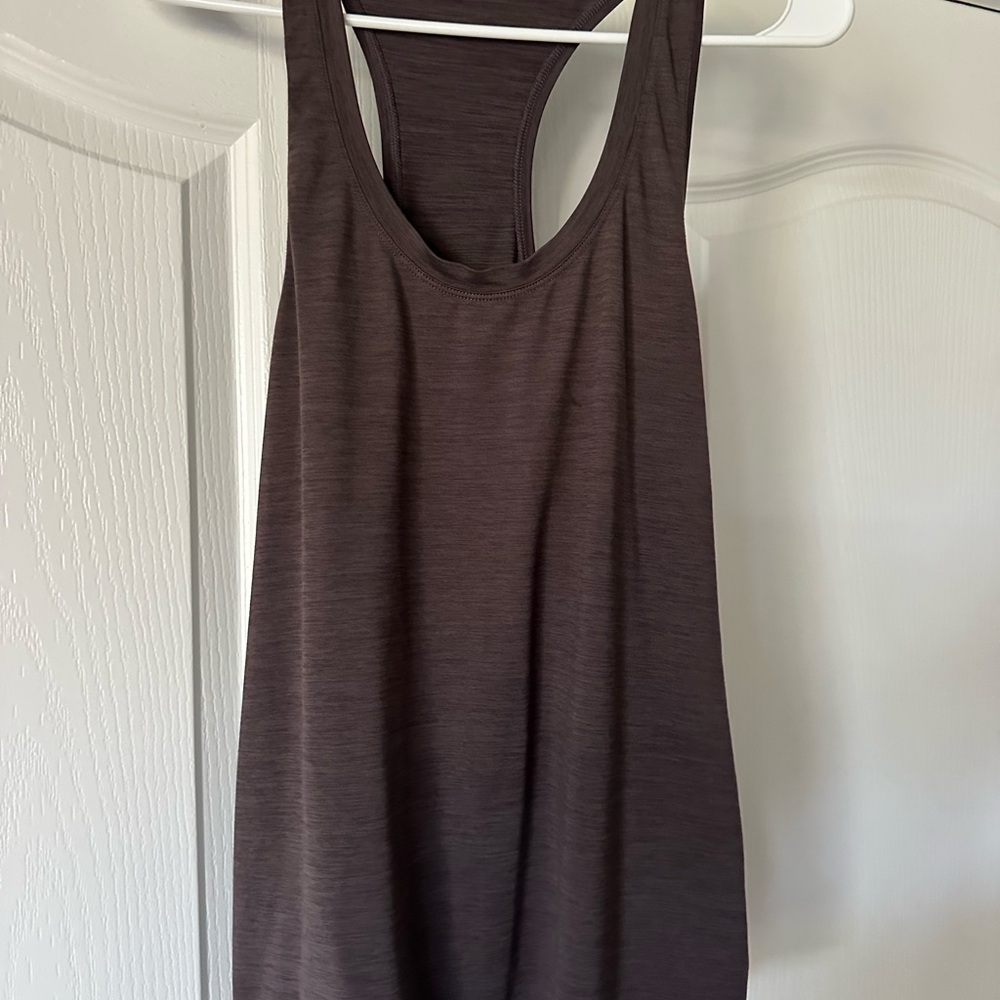 Vuori Women's plum color Tank Top